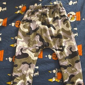 Kids Camouflage Jogger Pants 2t, no tag